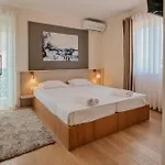 Luxury * Umag