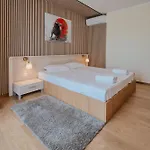 Luxury Apartment *