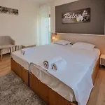Luxury Apartment *