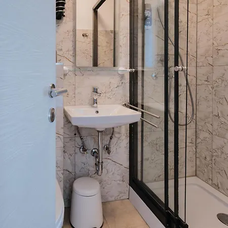 Luxury דירה